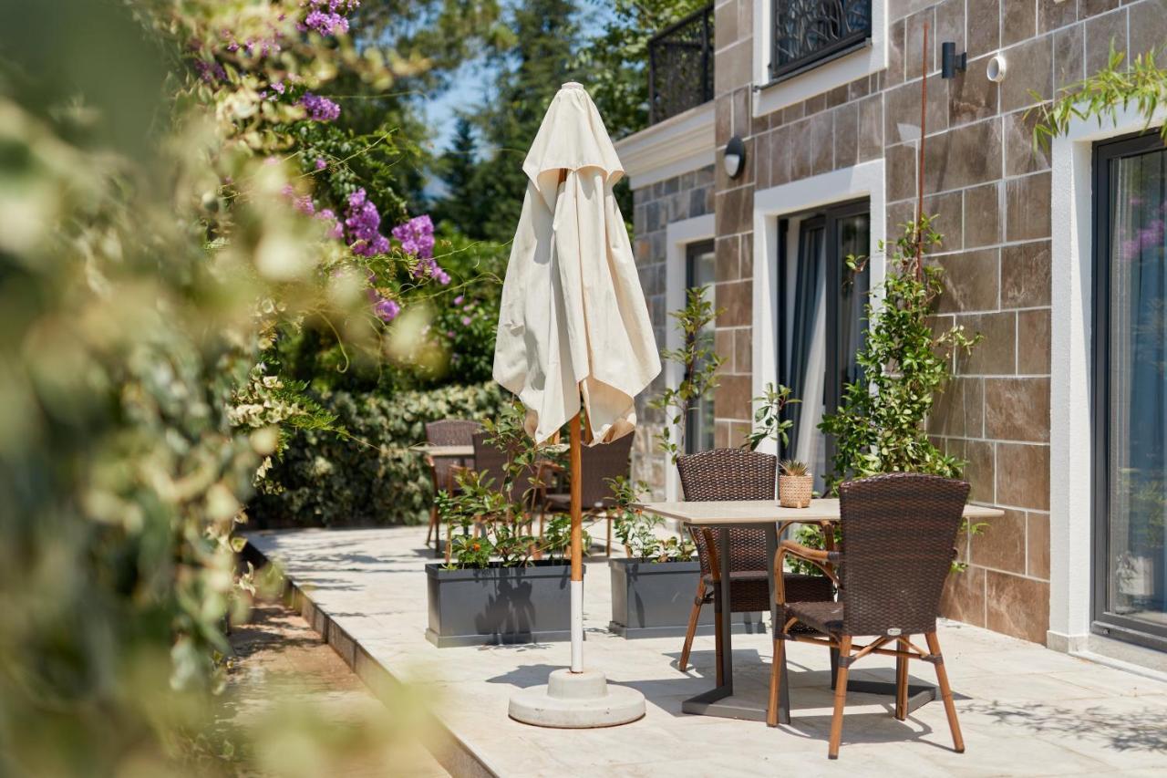 Moderna Luxury Apartments With Heated Pool Tivat Exterior foto
